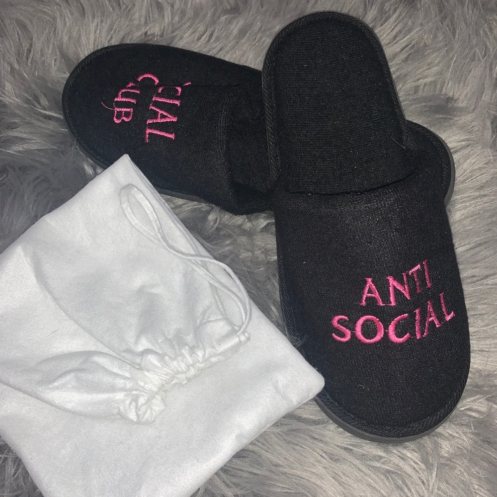 Slipper Anti Social Social Club